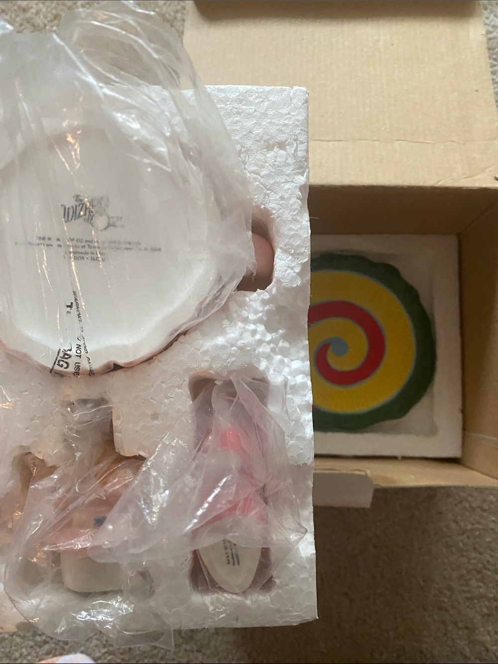 Wizard of Oz mini teapot set new in box - Picture 6 of 6